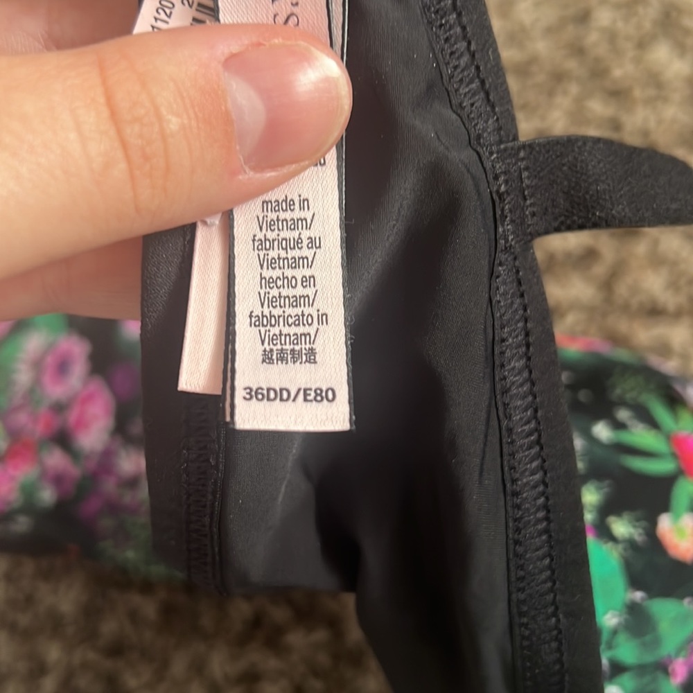 VS Bra - Picture 4 of 4